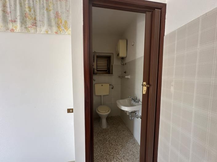 Image No.47-1 Bed Semi-Detached for sale