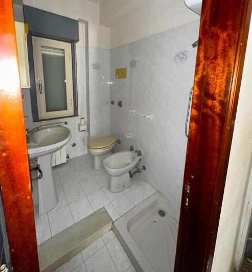 Image No.15-4 Bed Semi-Detached for sale