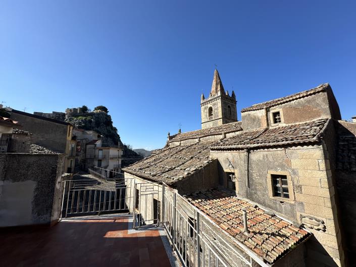 Image No.5-Maison de ville de 3 chambres à vendre à Novara di Sicilia
