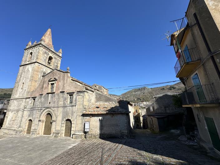 Image No.4-Maison de ville de 3 chambres à vendre à Novara di Sicilia