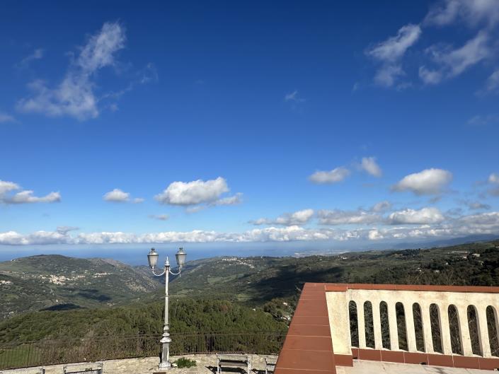 Image No.8-2 Bed Semi-Detached for sale