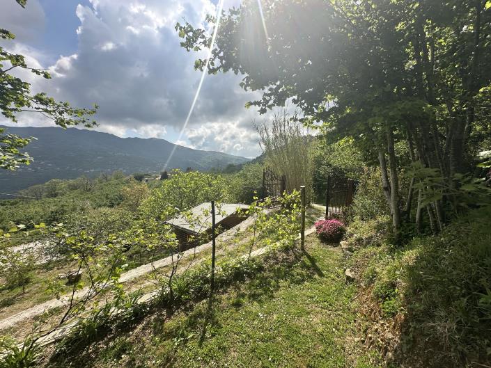 Image No.30-Maison de campagne de 4 chambres à vendre à Sant'Angelo di Brolo