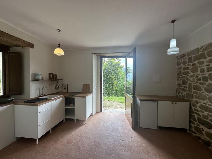 Image No.34-Maison de campagne de 4 chambres à vendre à Sant'Angelo di Brolo