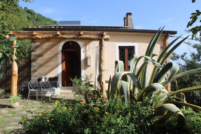 Image No.3-Maison de campagne de 4 chambres à vendre à Sant'Angelo di Brolo