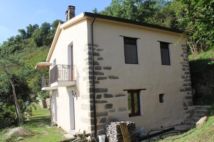 Image No.5-Maison de campagne de 4 chambres à vendre à Sant'Angelo di Brolo