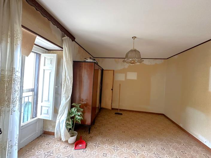 Image No.6-2 Bed Semi-Detached for sale