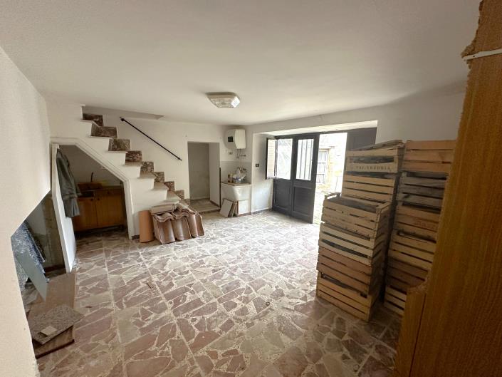 Image No.8-2 Bed Semi-Detached for sale