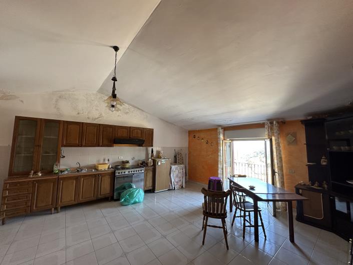 Image No.17-2 Bed Townhouse for sale