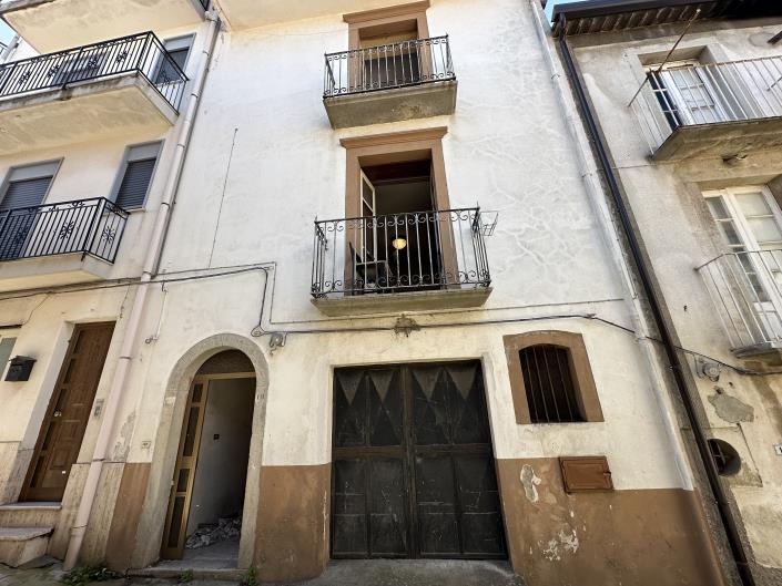 Image No.53-2 Bed Townhouse for sale