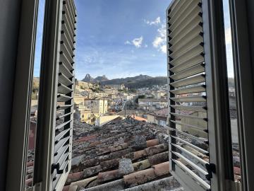 1 - Novara di Sicilia, House