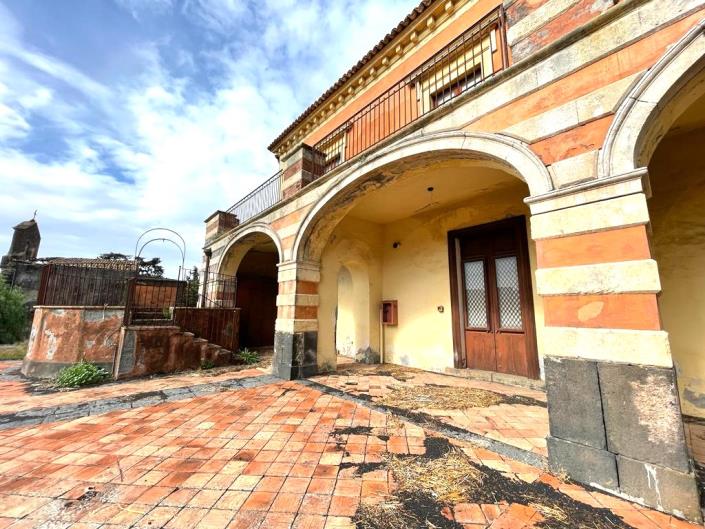 Image No.3-5 Bed Villa / Detached for sale