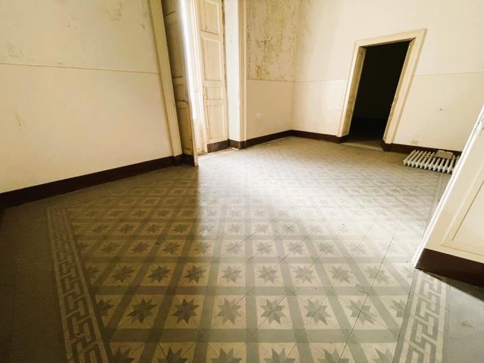 Image No.37-5 Bed Villa / Detached for sale