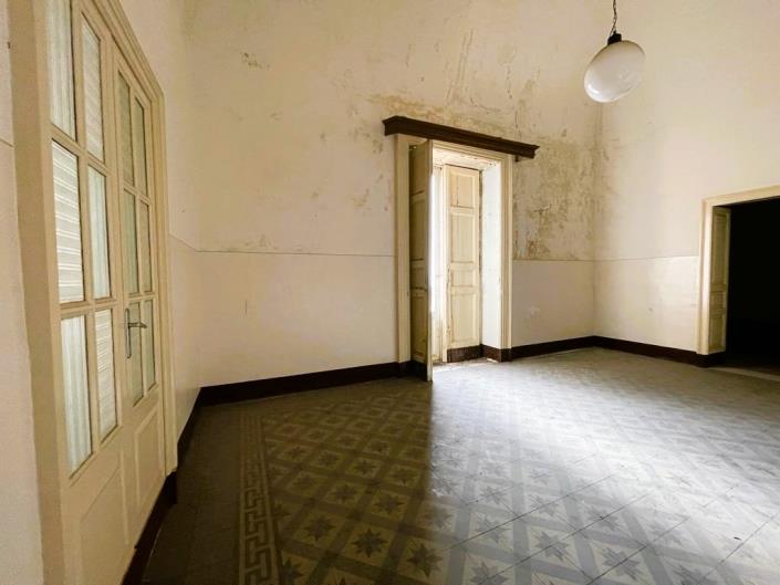 Image No.38-5 Bed Villa / Detached for sale