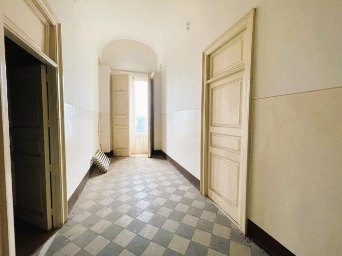 Image No.42-5 Bed Villa / Detached for sale