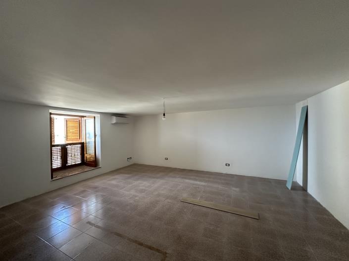 Image No.25-4 Bed Townhouse for sale