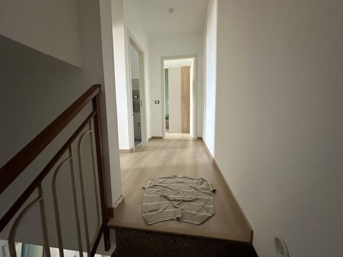 Image No.14-4 Bed Townhouse for sale