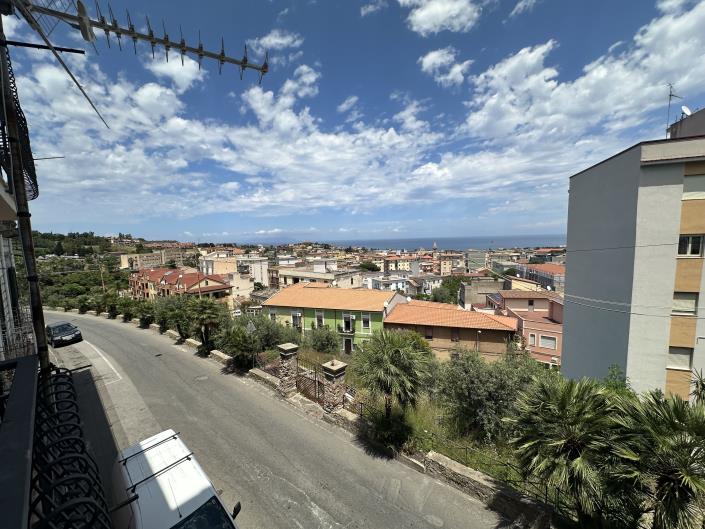 Image No.26-4 Bed Townhouse for sale