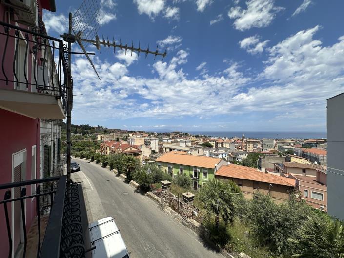 Image No.28-4 Bed Townhouse for sale