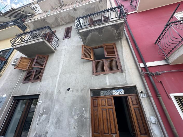 Image No.31-4 Bed Townhouse for sale