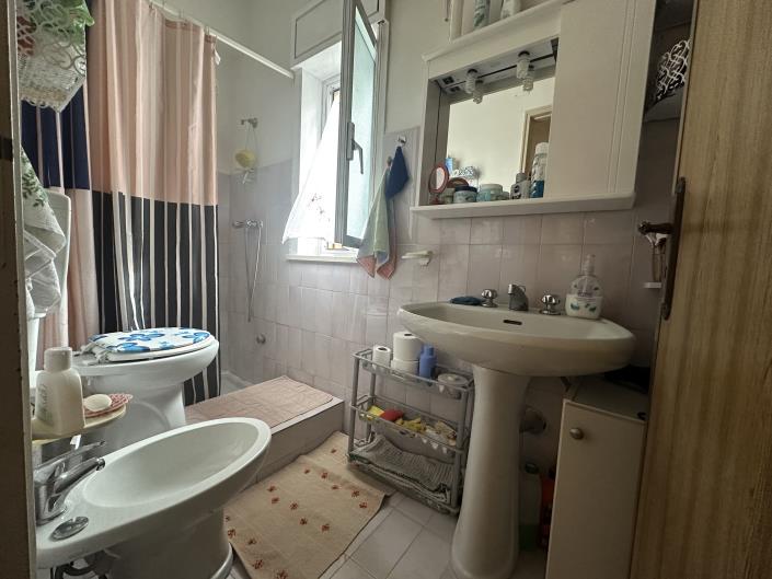 Image No.25-3 Bed Semi-Detached for sale