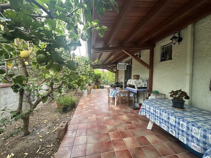 Image No.35-3 Bed Semi-Detached for sale