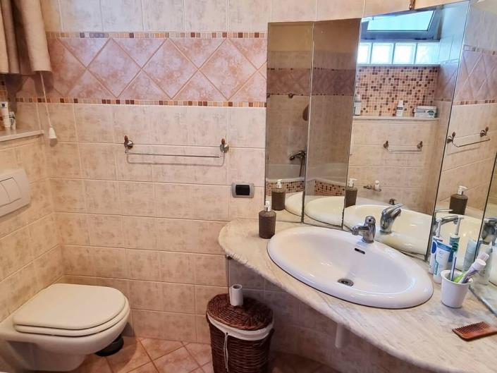 Image No.22-3 Bed Apartment for sale