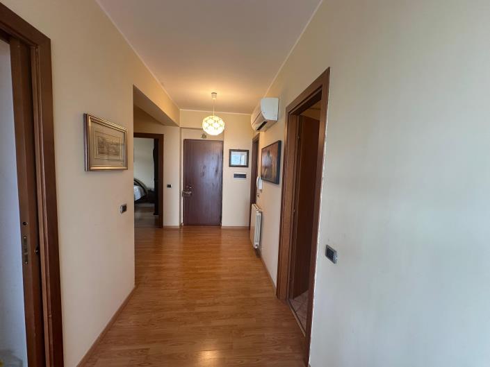 Image No.29-3 Bed Apartment for sale