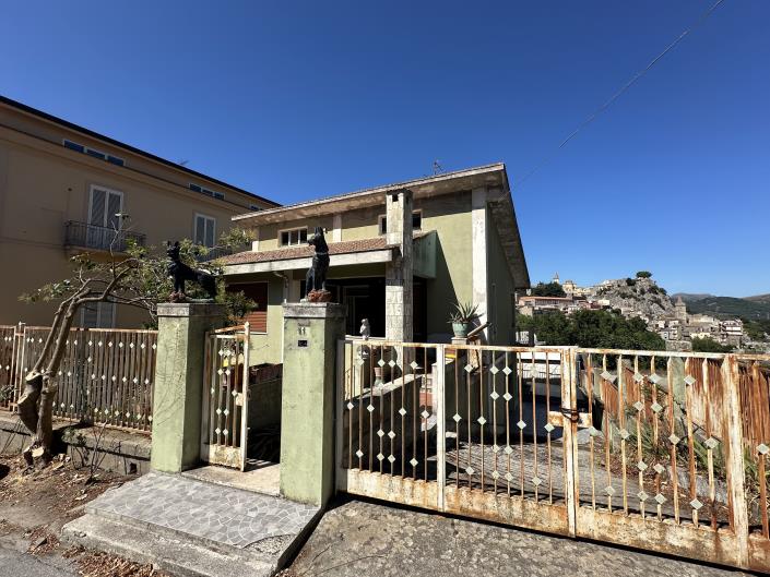 Image No.50-Villa / Détaché de 3 chambres à vendre à Novara di Sicilia