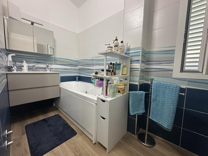 Image No.32-2 Bed Villa for sale