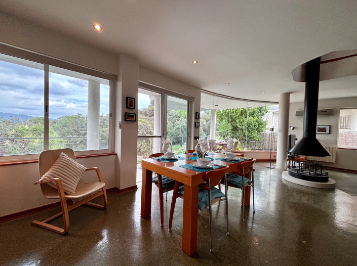 Image No.14-4 Bed Villa / Detached for sale