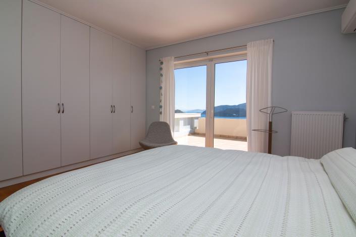 Image No.8-4 Bed House for sale