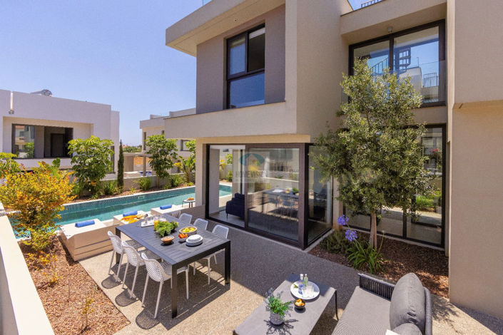 Image No.2-3 Bed Villa for sale