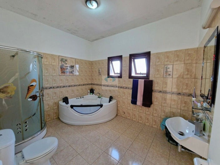 Image No.15-4 Bed Villa for sale