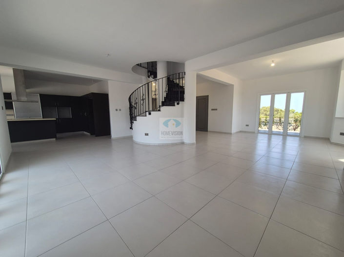 Image No.9-3 Bed Villa for sale