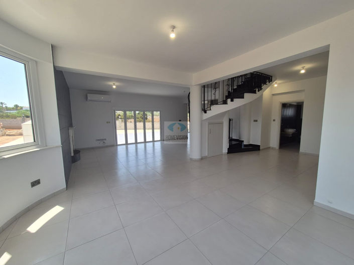 Image No.12-3 Bed Villa for sale