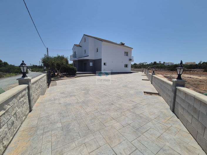 Image No.35-3 Bed Villa for sale