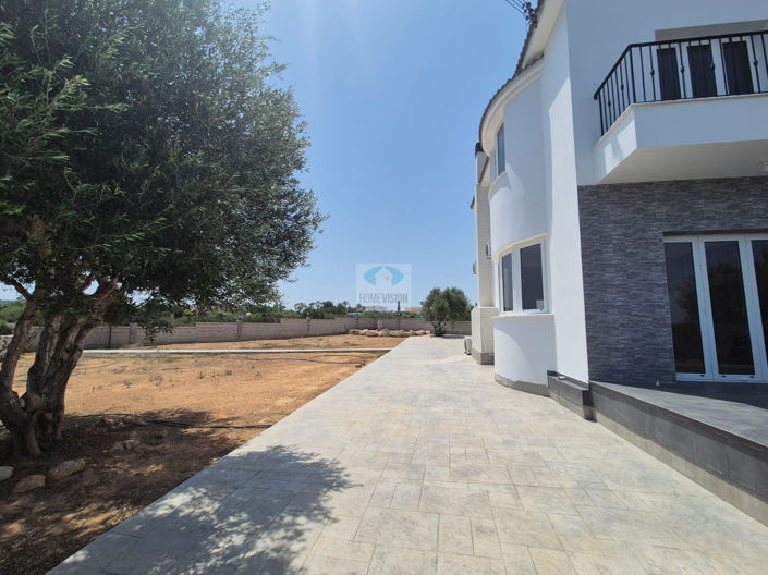 Image No.37-3 Bed Villa for sale