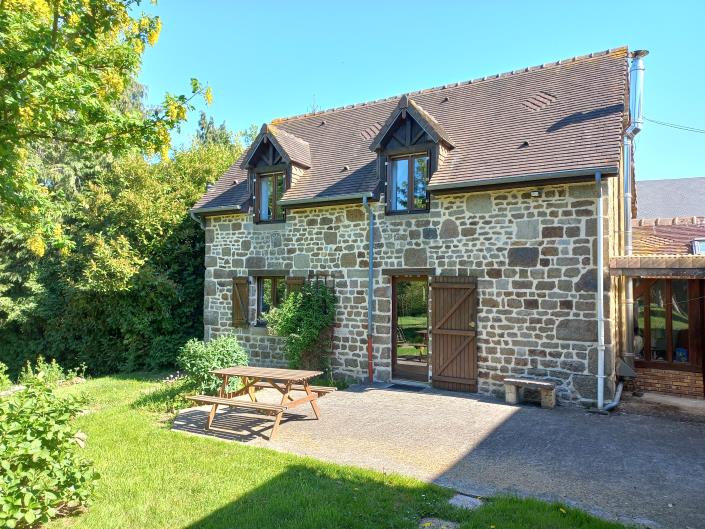 Image No.2-Propriété de pays de 3 chambres à vendre à Le Teilleul