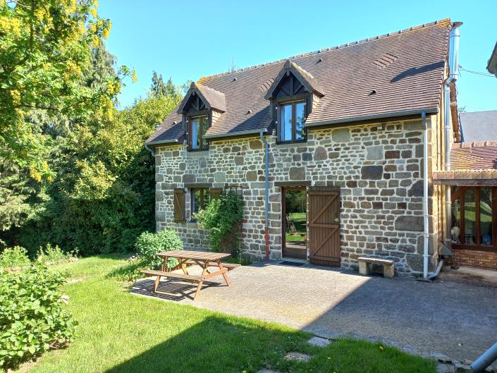 Image No.3-Propriété de pays de 3 chambres à vendre à Le Teilleul