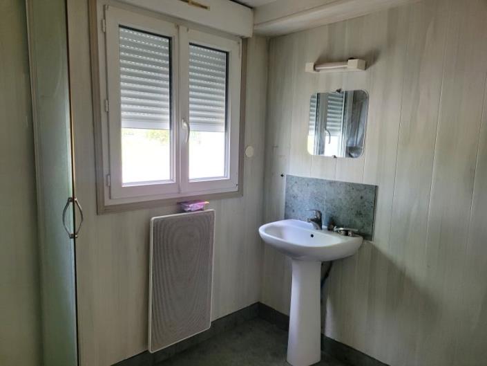 Image No.3-Chalet de 2 chambres à vendre à Barenton