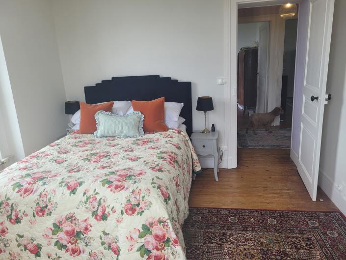 Image No.20-5 Bed Chateaux for sale