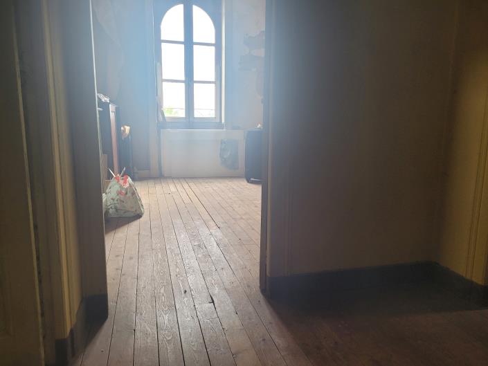 Image No.23-5 Bed Chateaux for sale