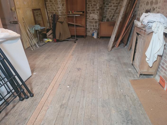 Image No.24-5 Bed Chateaux for sale