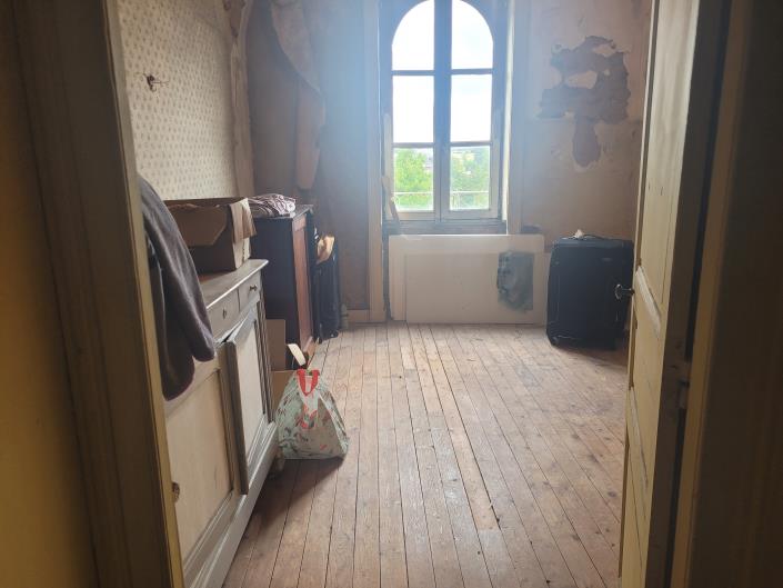 Image No.25-5 Bed Chateaux for sale