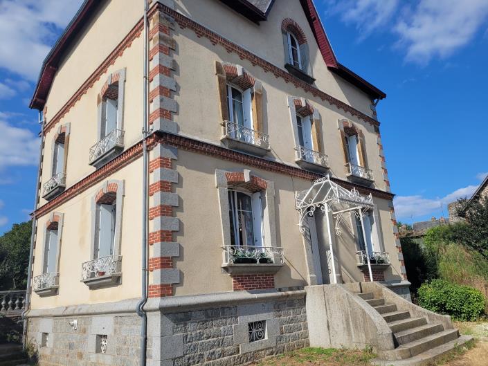 Image No.2-5 Bed Chateaux for sale