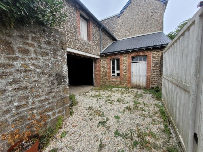 Image No.39-5 Bed Chateaux for sale