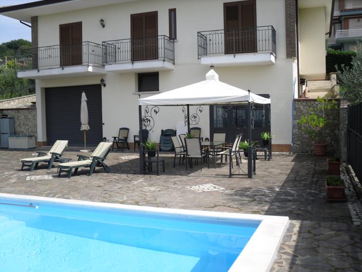 Image No.9-4 Bed Villa / Detached for sale