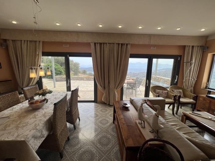 Image No.10-5 Bed Villa for sale