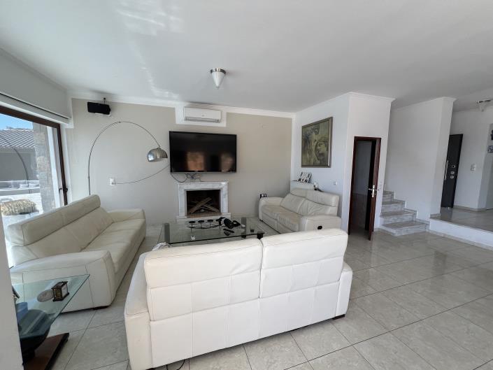 Image No.10-7 Bed Villa for sale