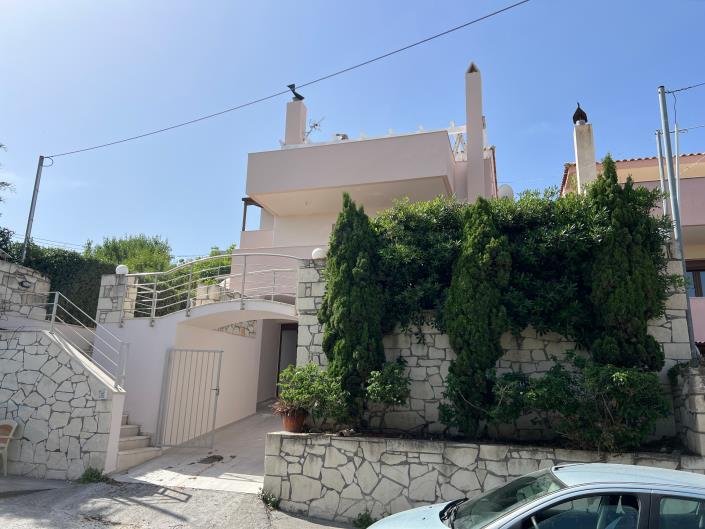 Image No.2-Maison de 4 chambres à vendre à Vasilies